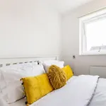 Modernised 2 Bed House Close To Centre Apartment *