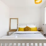Modernised 2 Bed House Close To Centre *