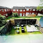 Modernised 2 Bed House Close To Centre