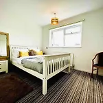 Apartment Modernised 2 Bed House Close To Centre Leeds (West Yorkshire)