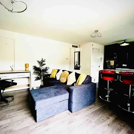 Modernised 2 Bed House Close To Centre Apartamento