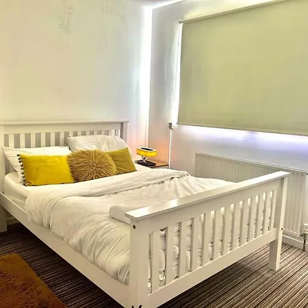 Modernised 2 Bed House Close To Centre Apartment Leeds (West Yorkshire)