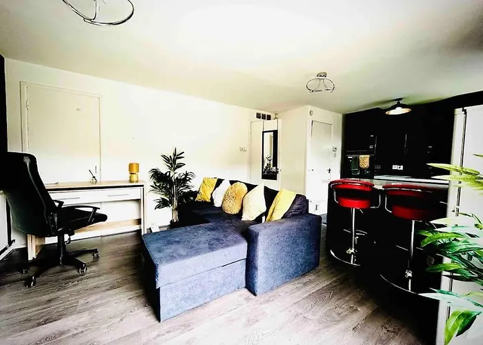 Modernised 2 Bed House Close To Centre Appartamento