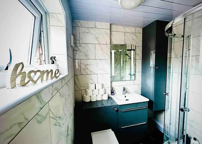 Modernised 2 Bed House Close To Centre Appartamento