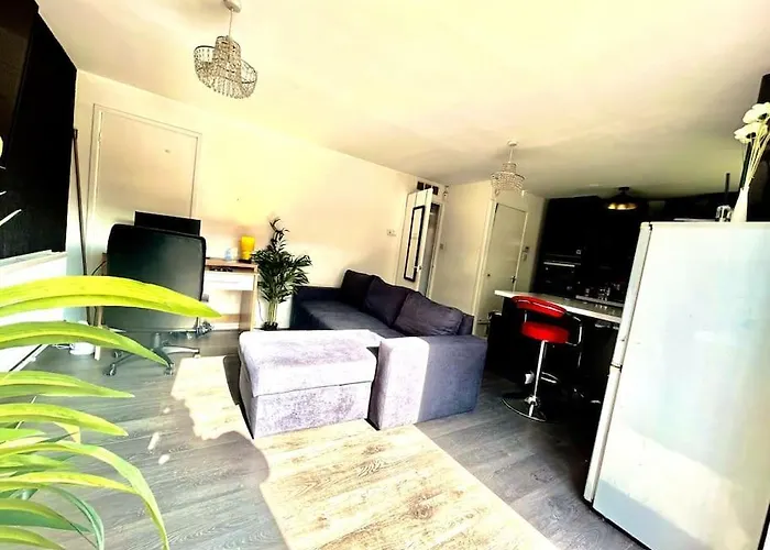 Appartamento Modernised 2 Bed House Close To Centre