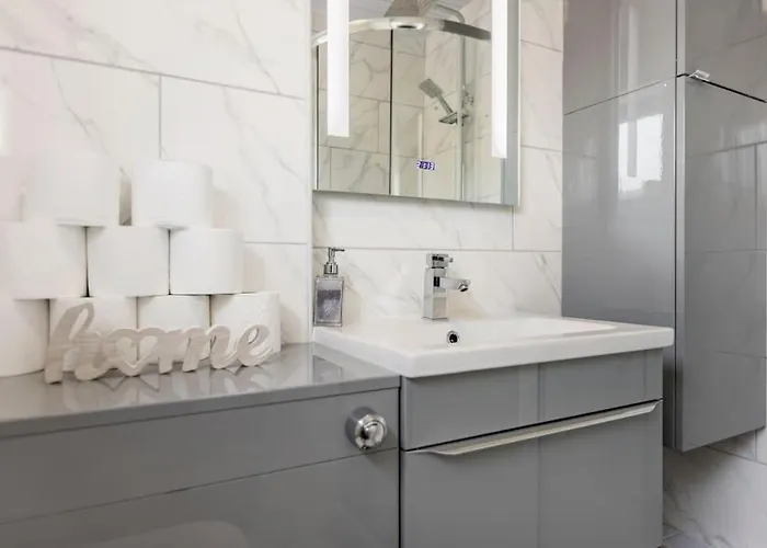 Appartamento Modernised 2 Bed House Close To Centre