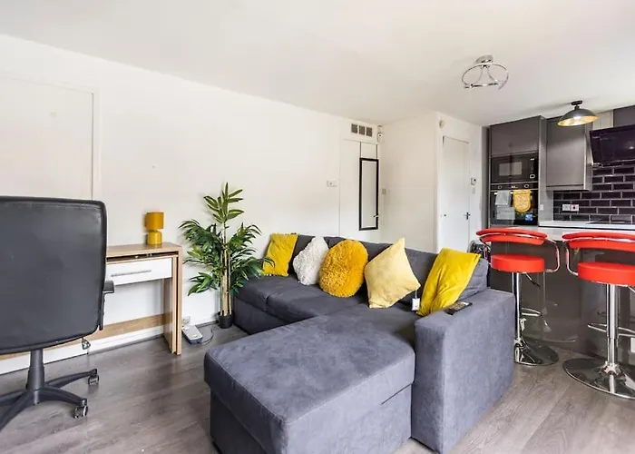 Modernised 2 Bed House Close To Centre * Лідс