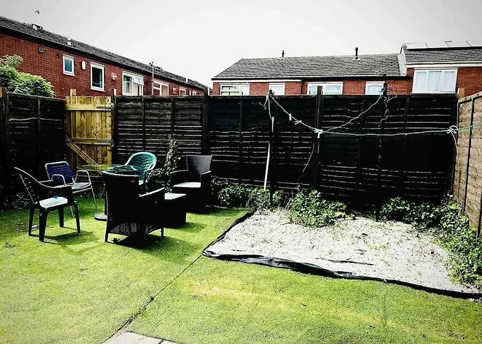 Apartment Modernised 2 Bed House Close To Centre *