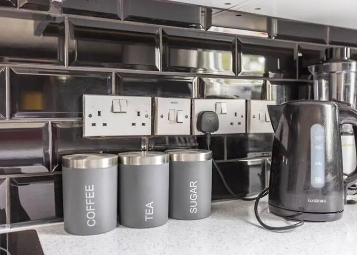 Apartment Modernised 2 Bed House Close To Centre Leeds (West Yorkshire)