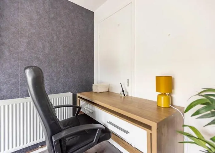 Modernised 2 Bed House Close To Centre Leeds (West Yorkshire)