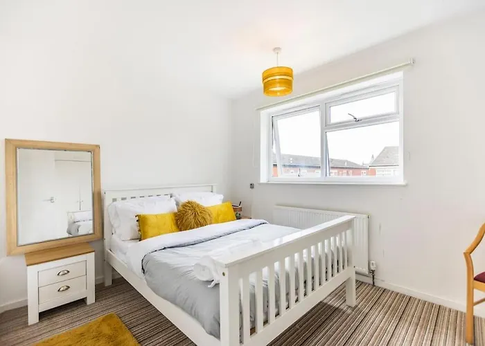 Modernised 2 Bed House Close To Centre Apartamento