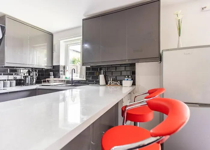 Apartamento Modernised 2 Bed House Close To Centre